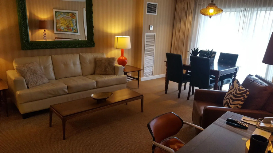 Inn at the Commons