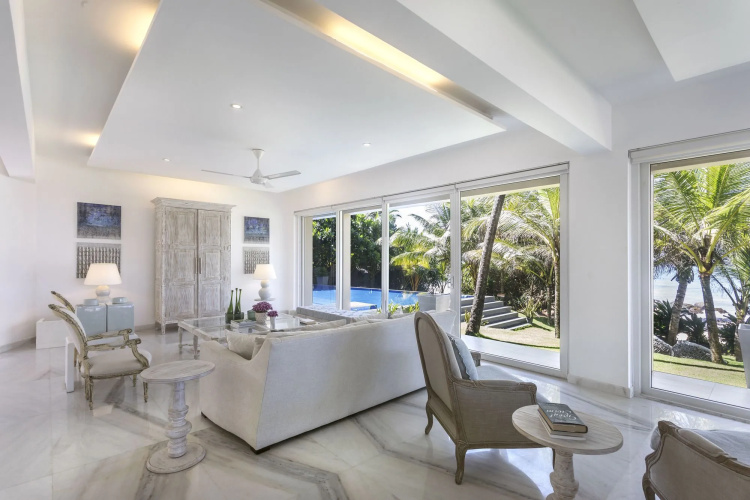 Villa White