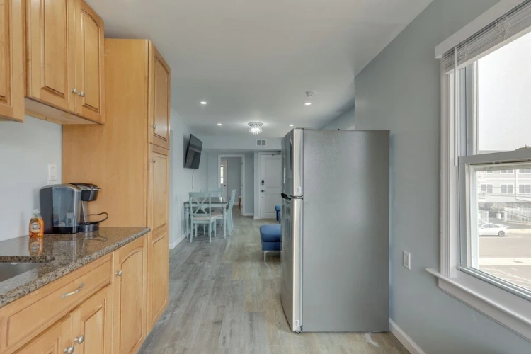 3 Bedrooms Apartment