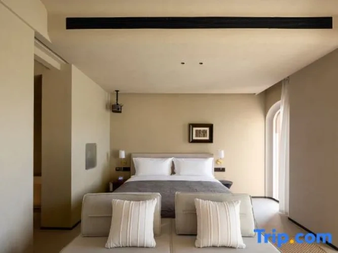 2 Bedrooms Family Suite with balcony