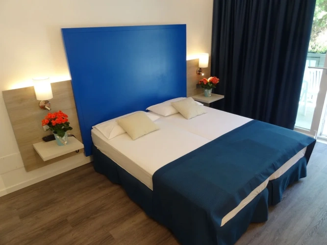 Standard Quadruple room with balcony