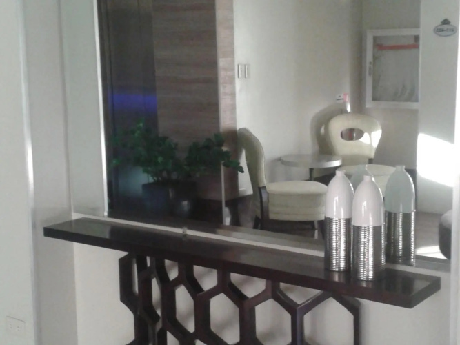 Queen Margarette Hotel - Downtown