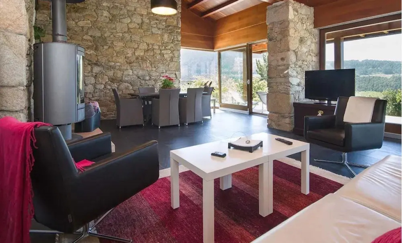 House - 3 Bedrooms - 107757