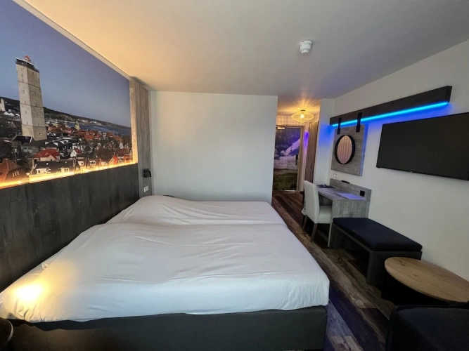 Standard Double room with city view