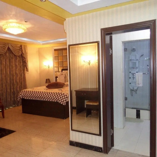 Max Royal Hotel & Suites