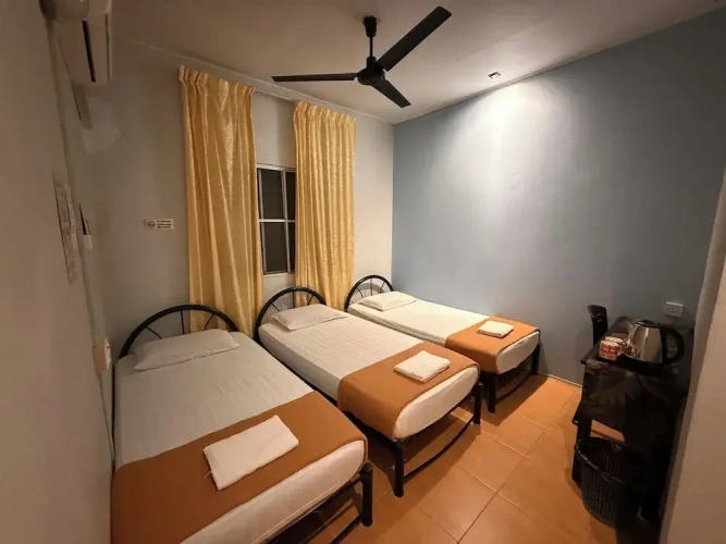 Standard Triple room with balcony