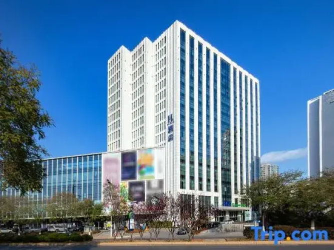 H Crytal Hotel (Jinma Road, Dalian Development Zone)