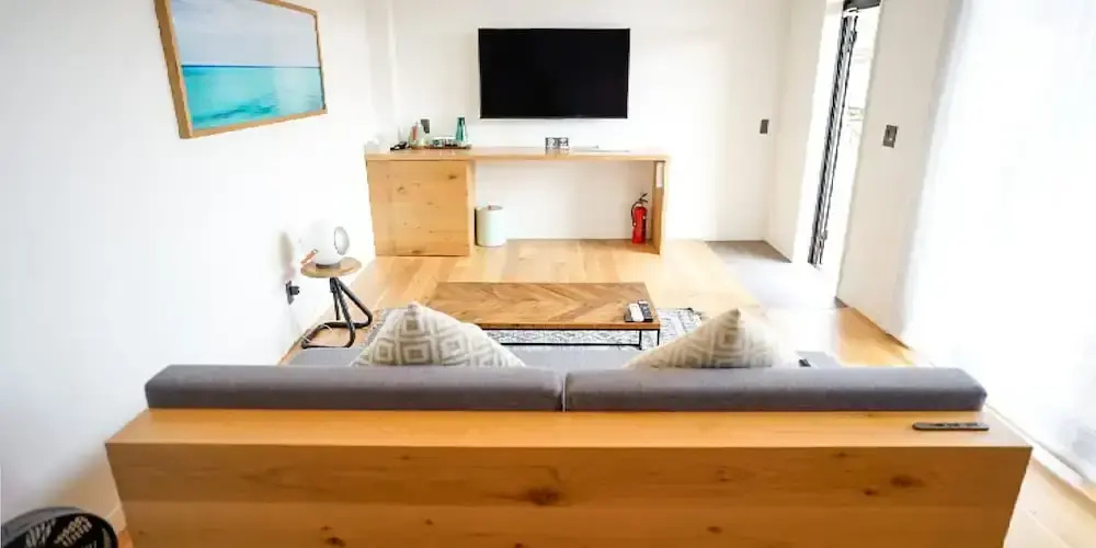 Hotel Local Base