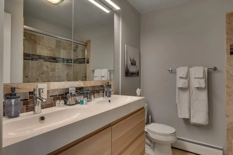 @ Marbella Lane - Eccentric 4BR Modern Ranch Home