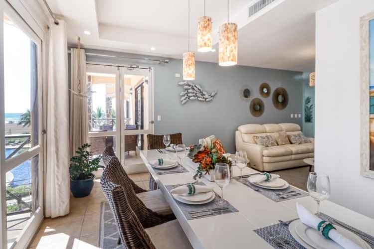 3 Bedrooms Apartment