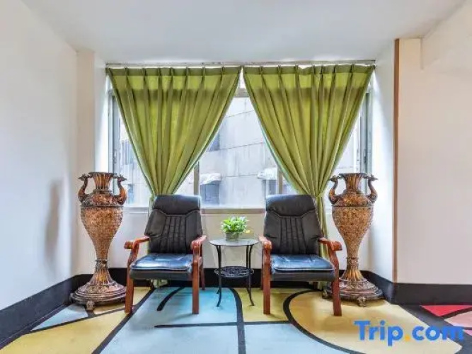 Yijia Hotel