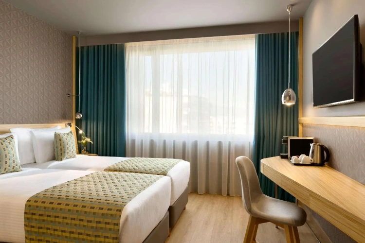 Executive Acropolis View Twin
