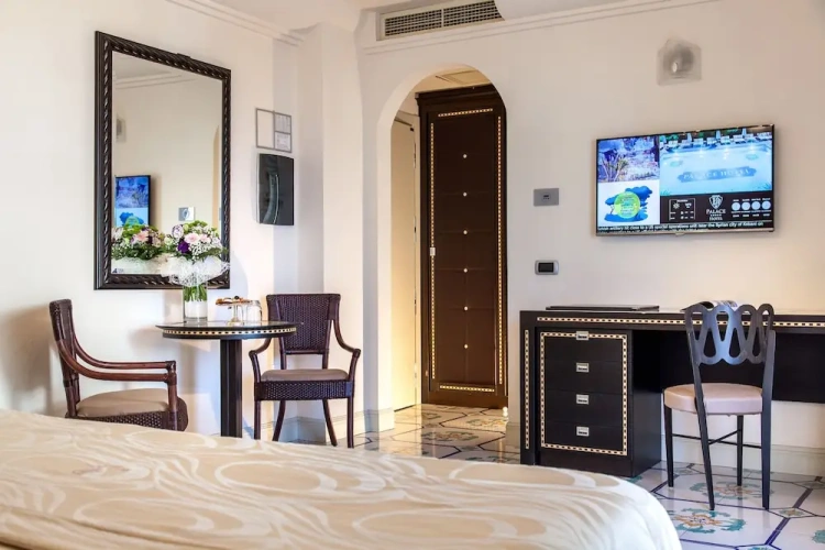 Deluxe Triple room with balcony and with sea view
