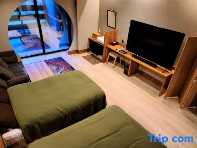 Royal Twin Suite with mountain view
