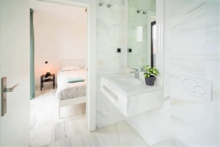 3 Bedrooms Classic Apartment