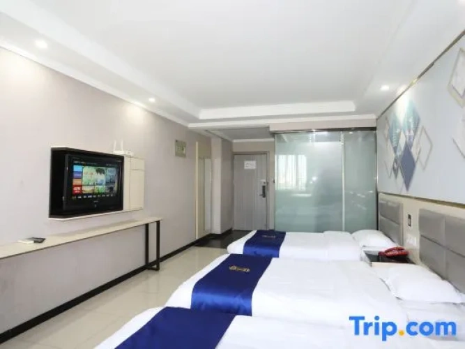 3 Bedrooms Business Triple Suite