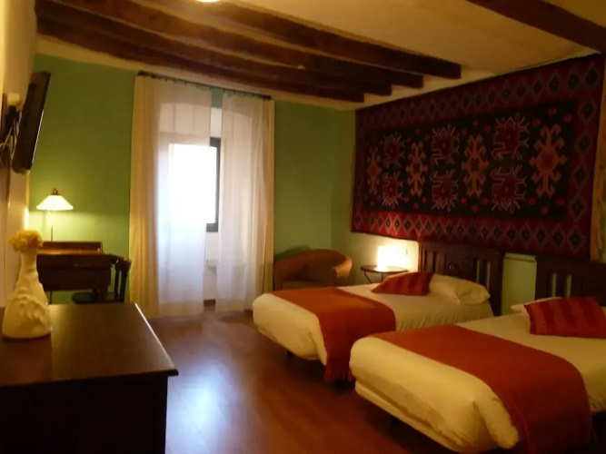 Cal Maginet Hotel