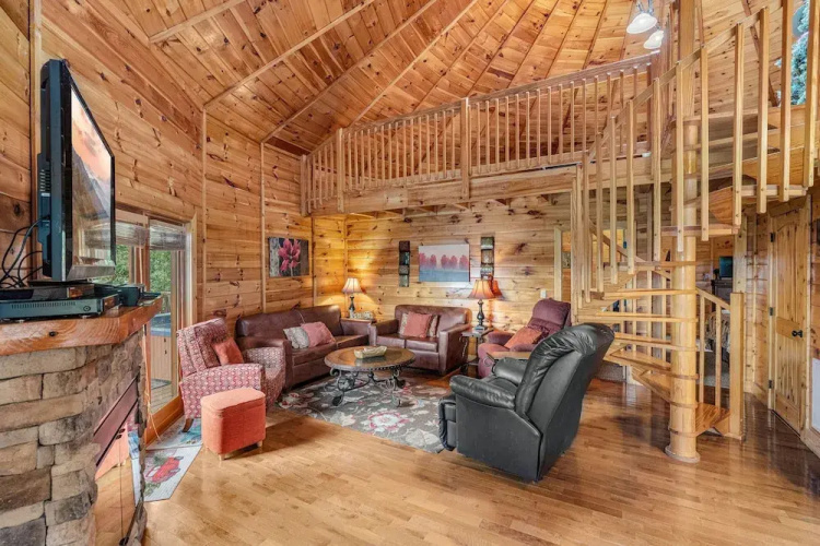 Heavenly View 2 Bedroom Cabin by RedAwning