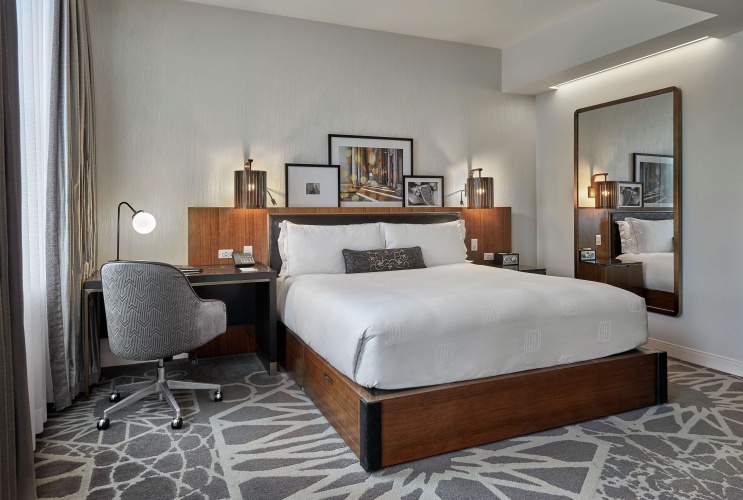 LondonHouse Chicago, Curio Collection by Hilton photo 7