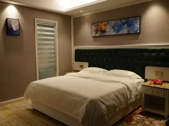 Bainian Hotel
