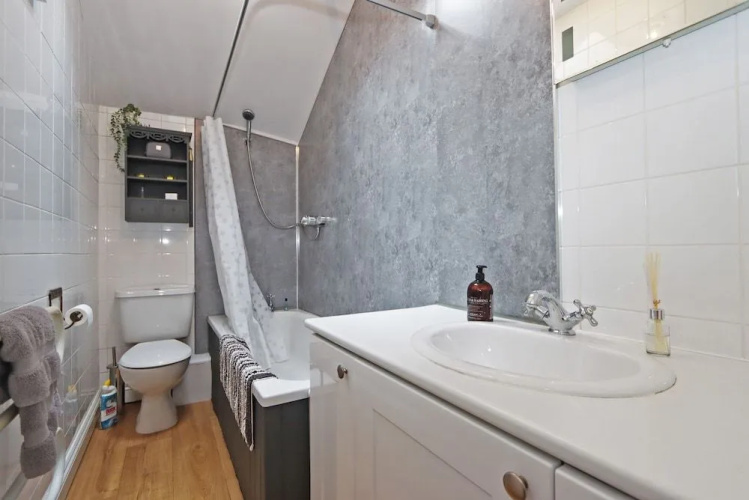 Compton House Snug