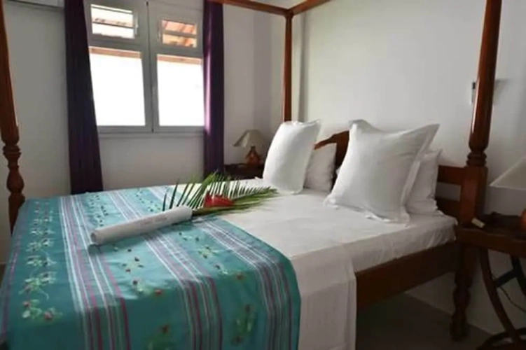 2 Bedrooms Basement Apartment with balcony and with view