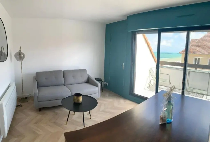 2 Bedrooms Apartment