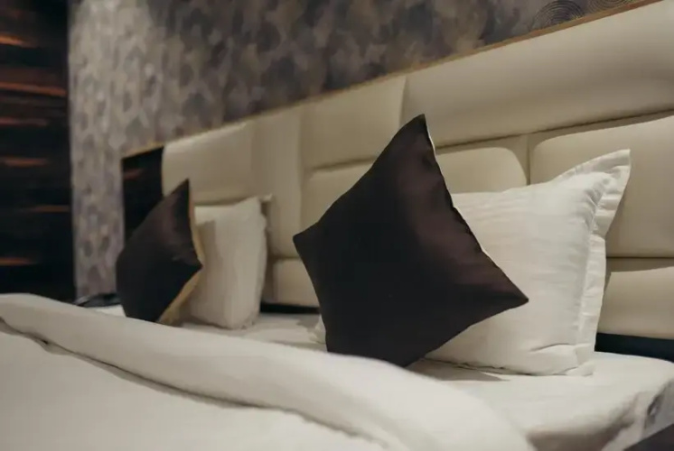 Hotel kaki