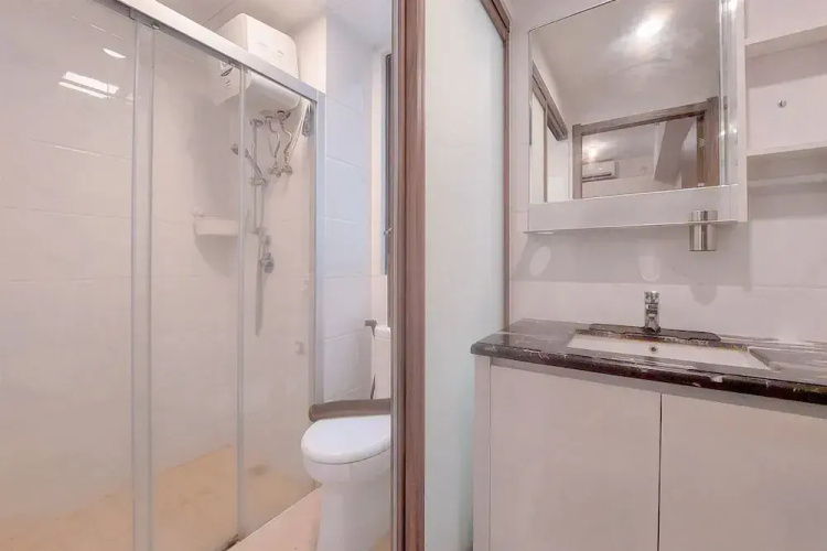 Good Location And Relaxing 2Br Sky House Bsd Apartment