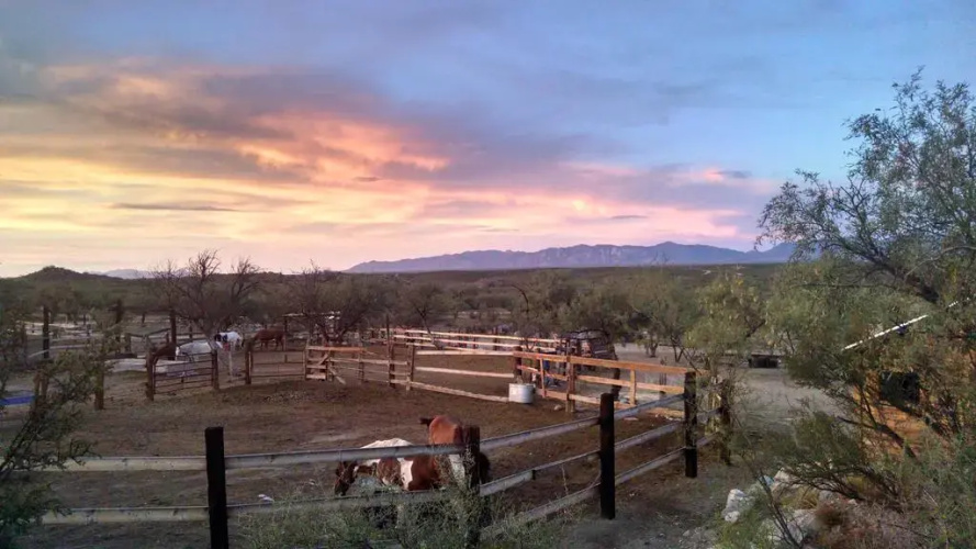 Tombstone Monument Guest Ranch