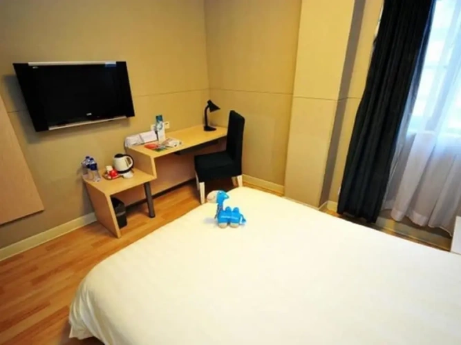 Standard Twin room with view