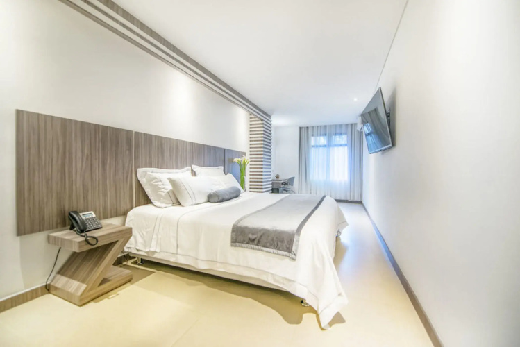 Aparta Suites Torre Poblado