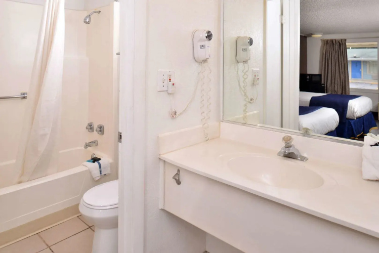 Americas Best Value Inn & Suites Jackson, MI