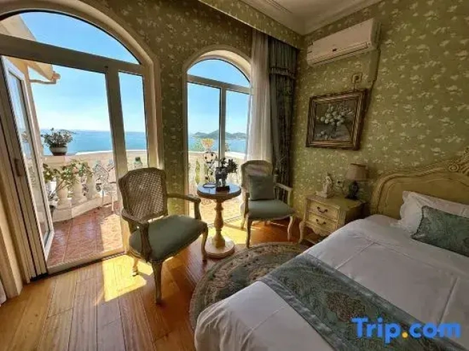 Standard Twin room with balcony