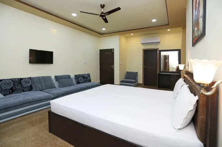 OYO 9428 Home Hill View Goverdhan Vilas