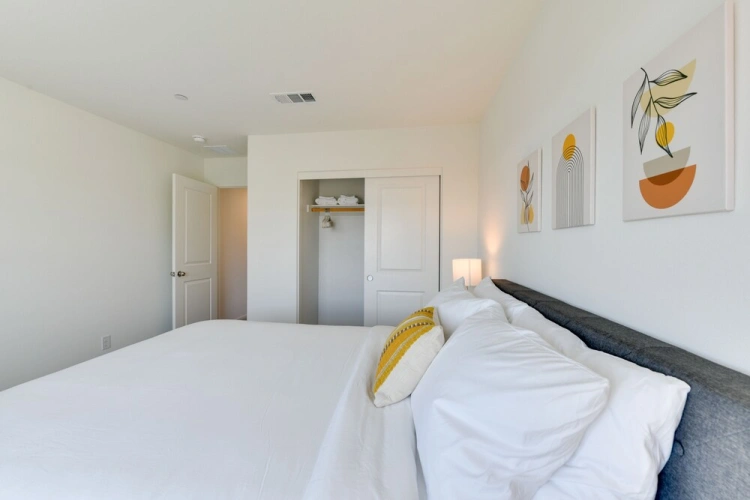 4 Bedrooms Cottage