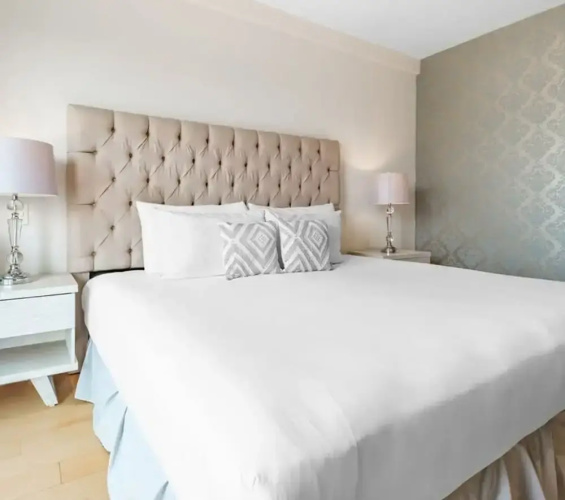 2BR Apartment With Jacuzzi - Pool - City Skyline