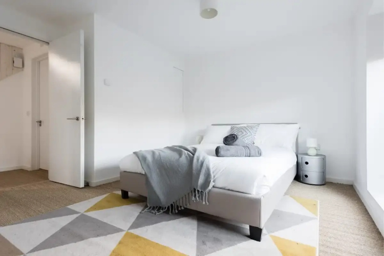The Cliffside Loft - Distinctly Modern 3BDR Riverside Home