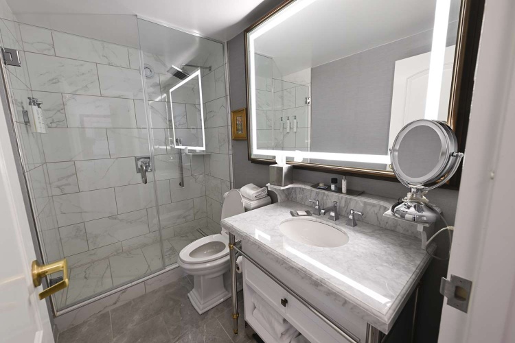 Hotel Roanoke & Conference Ctr, Curio Collection by Hilton photo 12