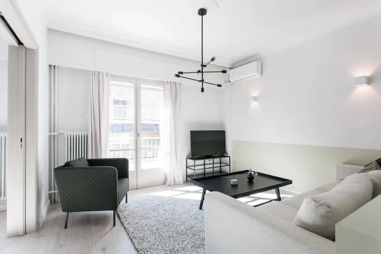 2 Bedrooms Apartment
