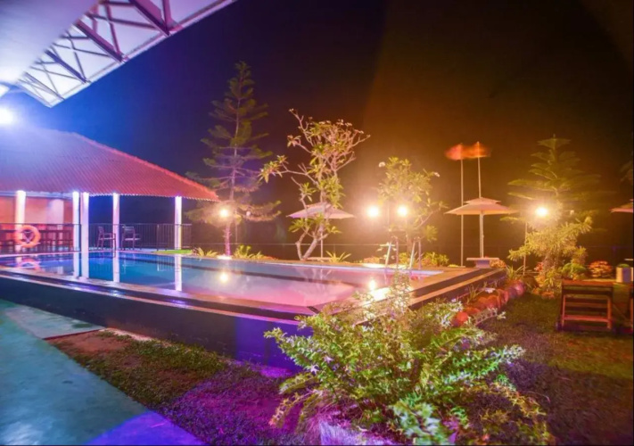 J H Hotel