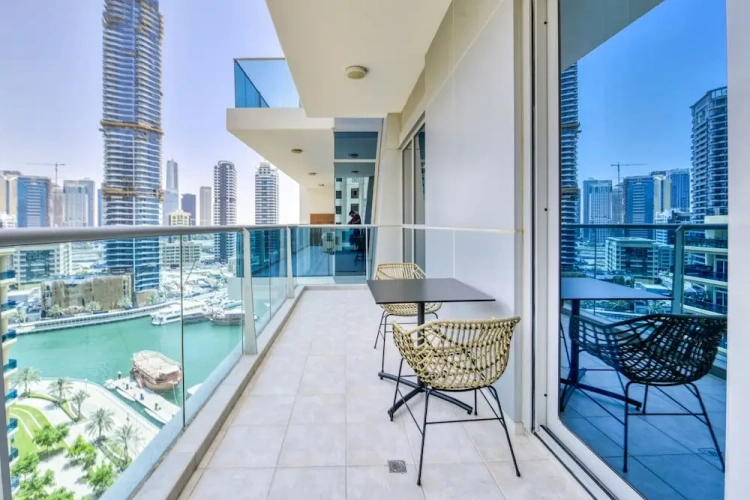 Luxury Apartment with balcony