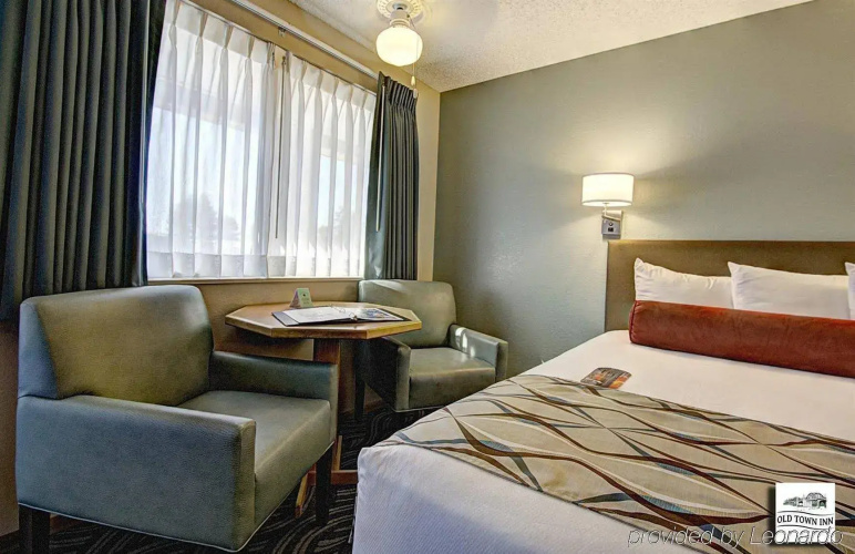 Super 8 by Wyndham Florence OR