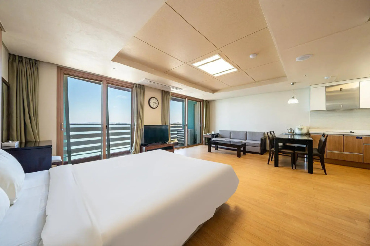 Beache Palace