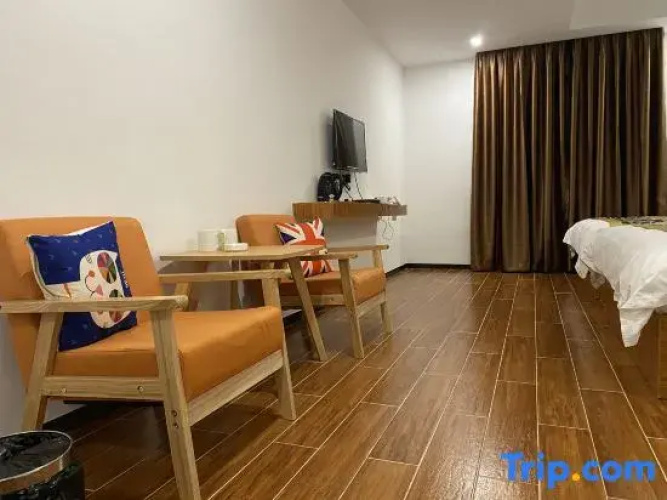 Xuwen Berlin Hotel