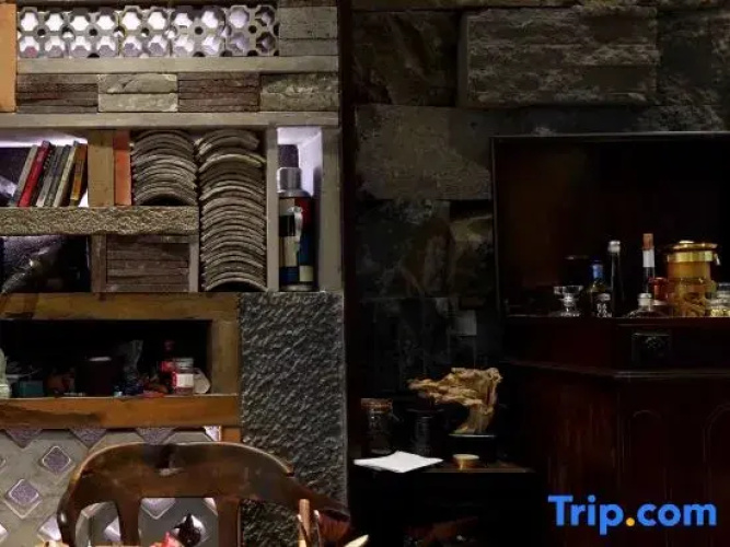 Zizai Cliff Hotel