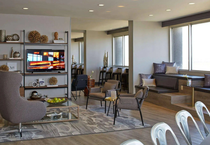 Renaissance St. Louis Airport Hotel