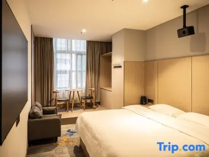 Standard Double room with city view