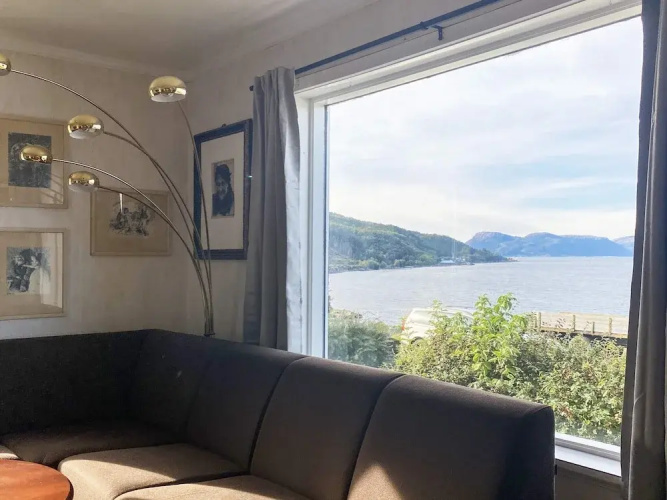 10 Person Holiday Home in Brekke