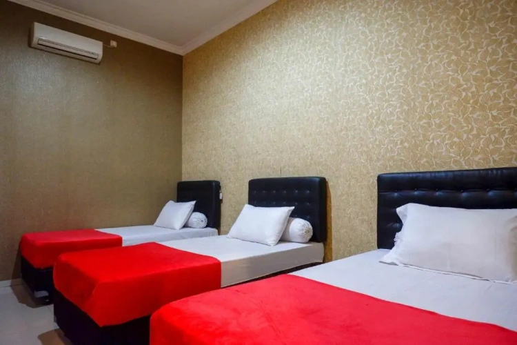 Standard Triple room